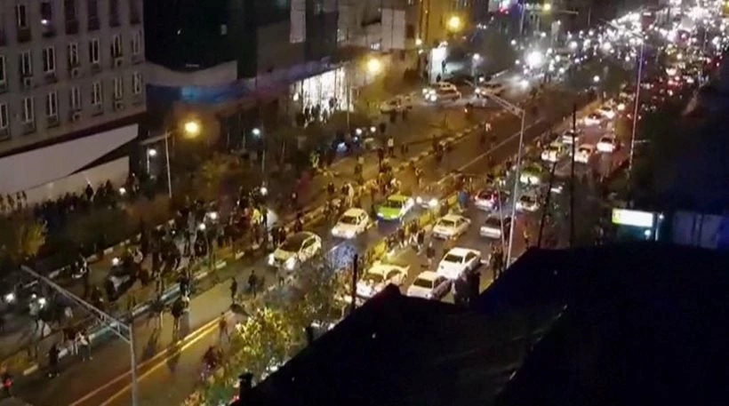 Ξεφεύγει η κατάσταση στο Ιράν – Στους 22 ανέβηκε ο αριθμός των νεκρών τη νύχτα